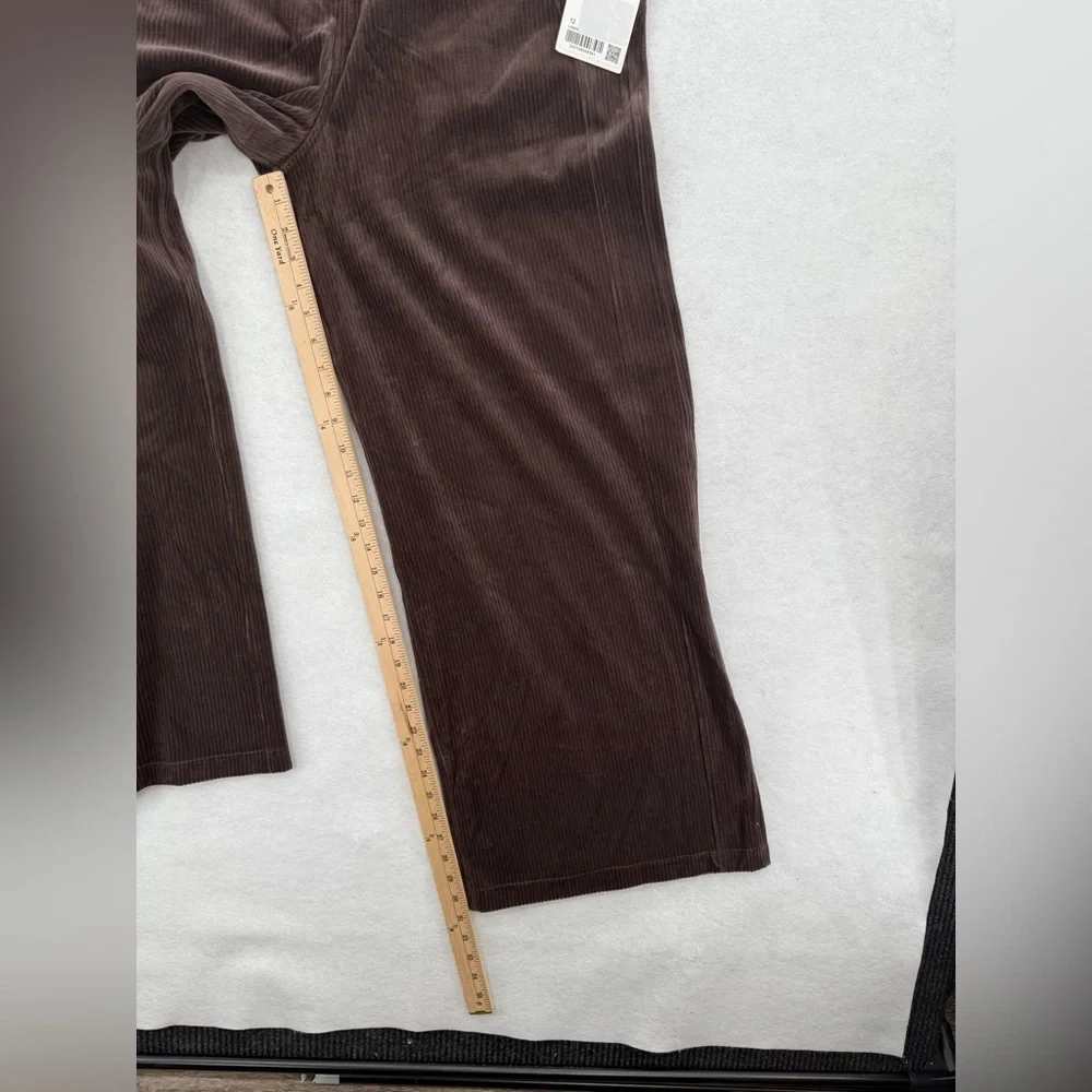 NWT Lululemon Scuba Mid-Rise Wide-Leg Pant *Velvet Cord Espresso Size 12‎